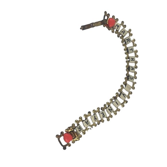 Marthas Vineyard Tourist Vintage Gold Tone Bracelet With Hot Pink Heart Charms - Picture 4 of 9